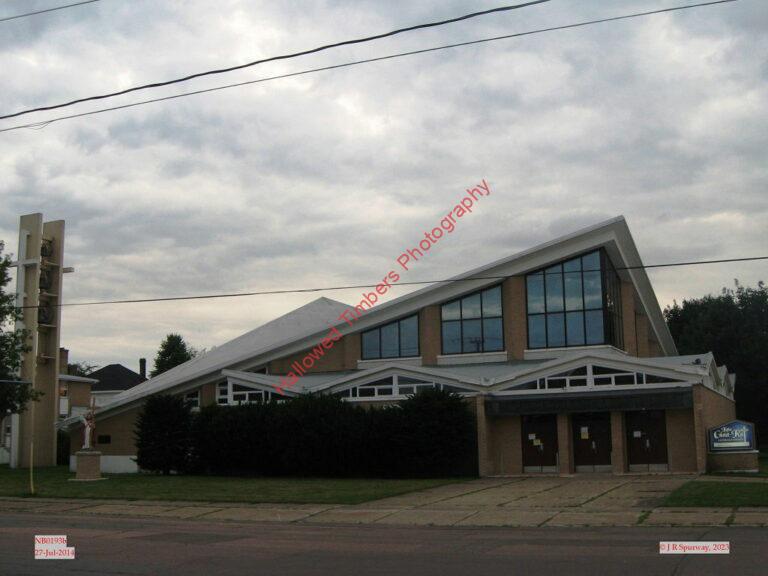 NB0193b eglise catholique Christ Roi (Catholic), Moncton NB